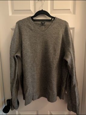 J. Crew Men's Grey V-Neck Sweater